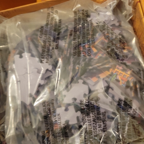 2 Jigsaw Puzzles By Dowdle - Picture 8 of 8